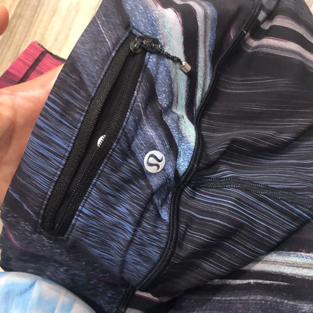 Lululemon - Picture 4 of 5